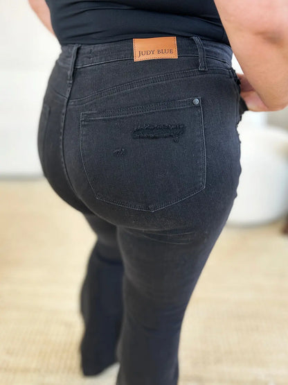 Vaqueros desgastados de talle alto y talla grande de Judy Blue