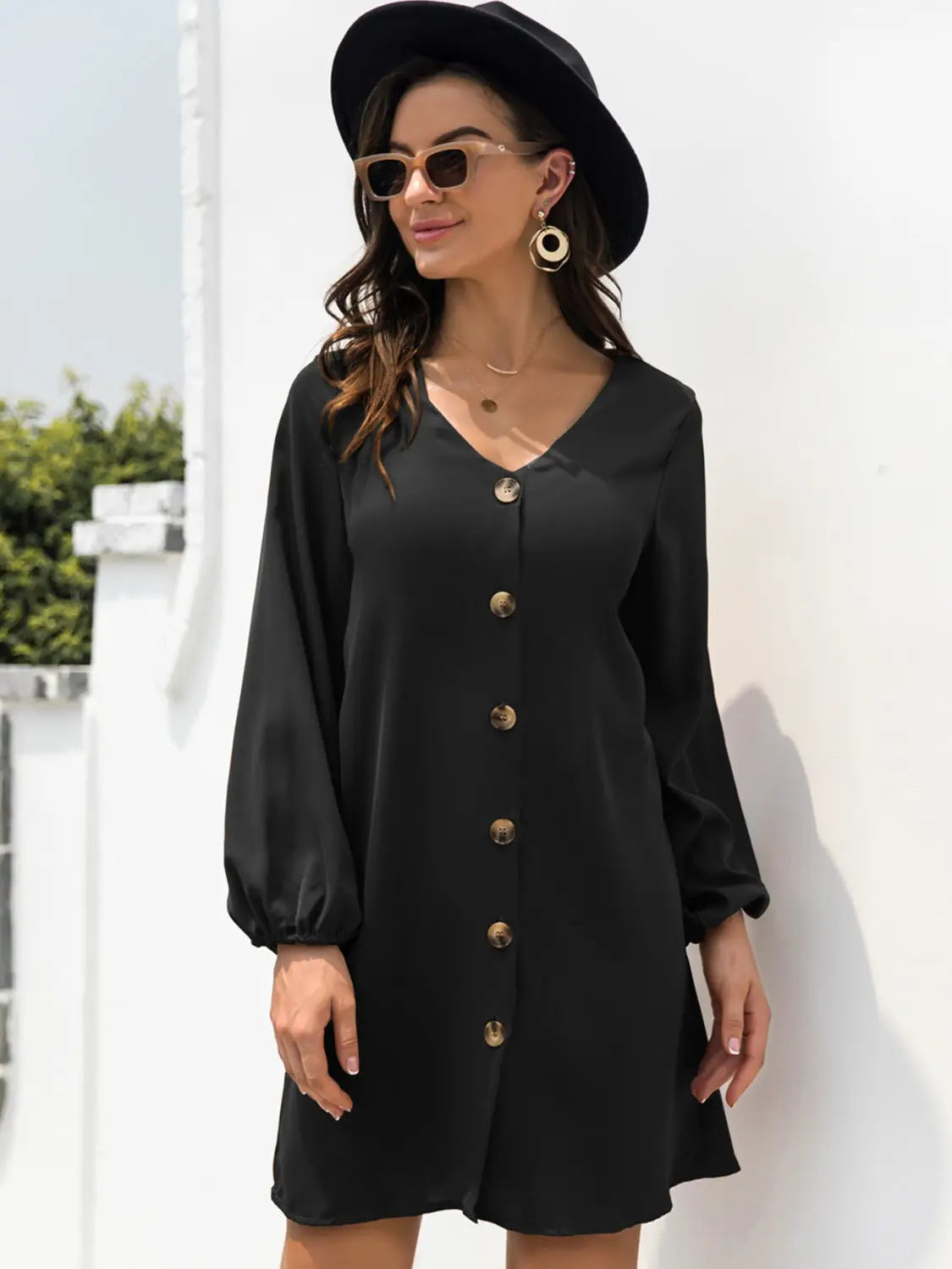 Vestido mini de manga larga con escote en V