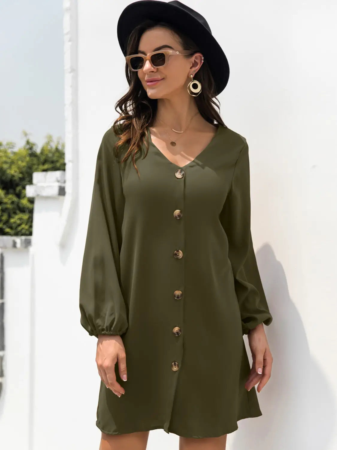 Vestido mini de manga larga con escote en V