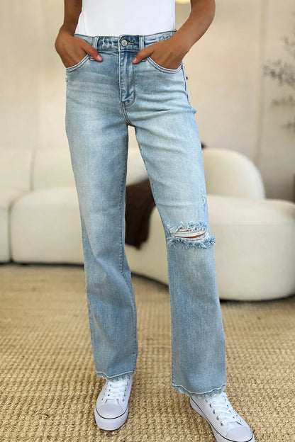 Vaqueros rectos desgastados de talle alto y talla grande de Judy Blue