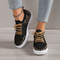 Zapatillas planas con cordones y estampado de leopardo