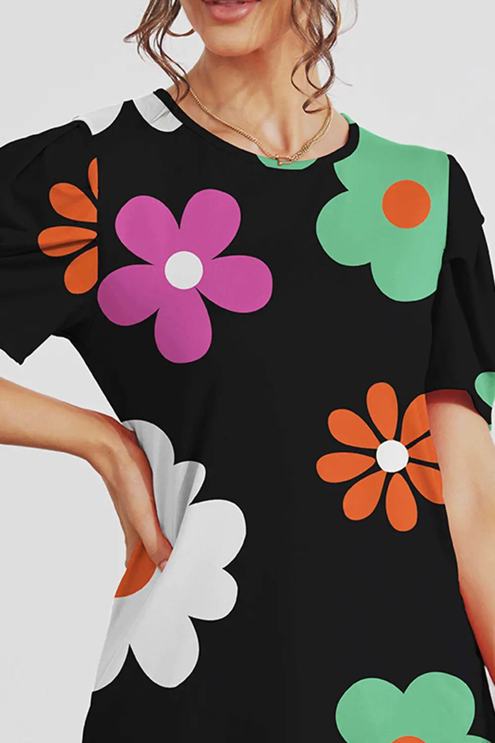 Blusa de manga corta con cuello redondo y flores FAM-FAM