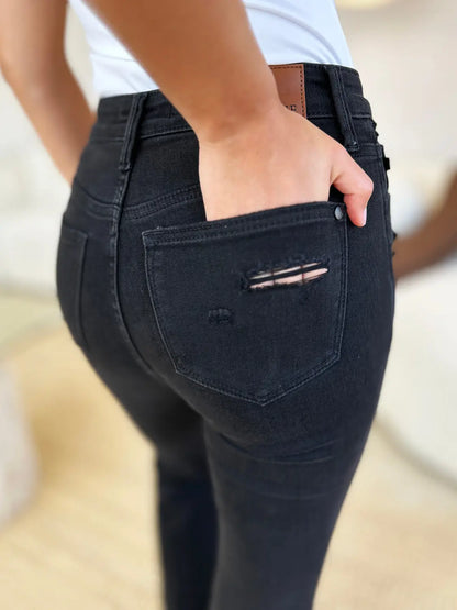 Vaqueros desgastados de talle alto y talla grande de Judy Blue