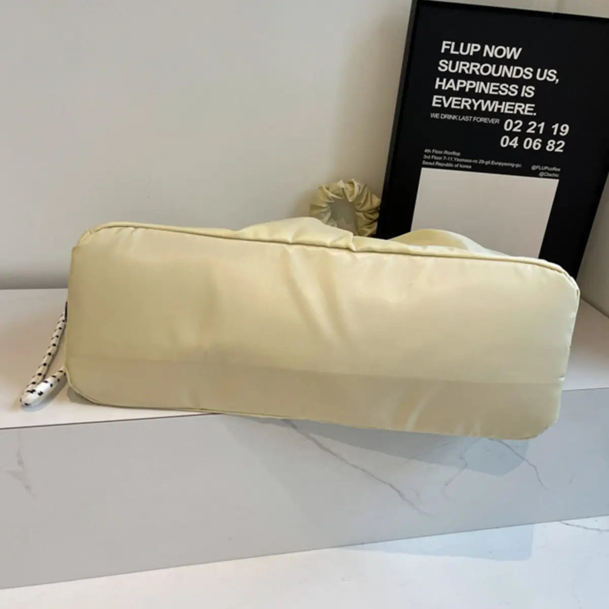 Bolso de mano grande fruncido