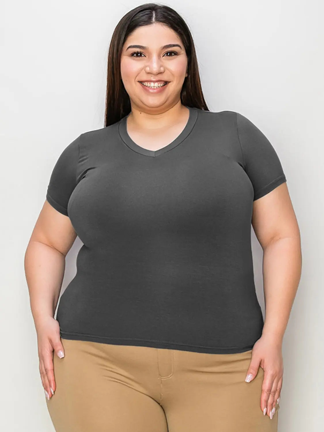 Camiseta básica Bae de escote en V alto y bajo en talla grande