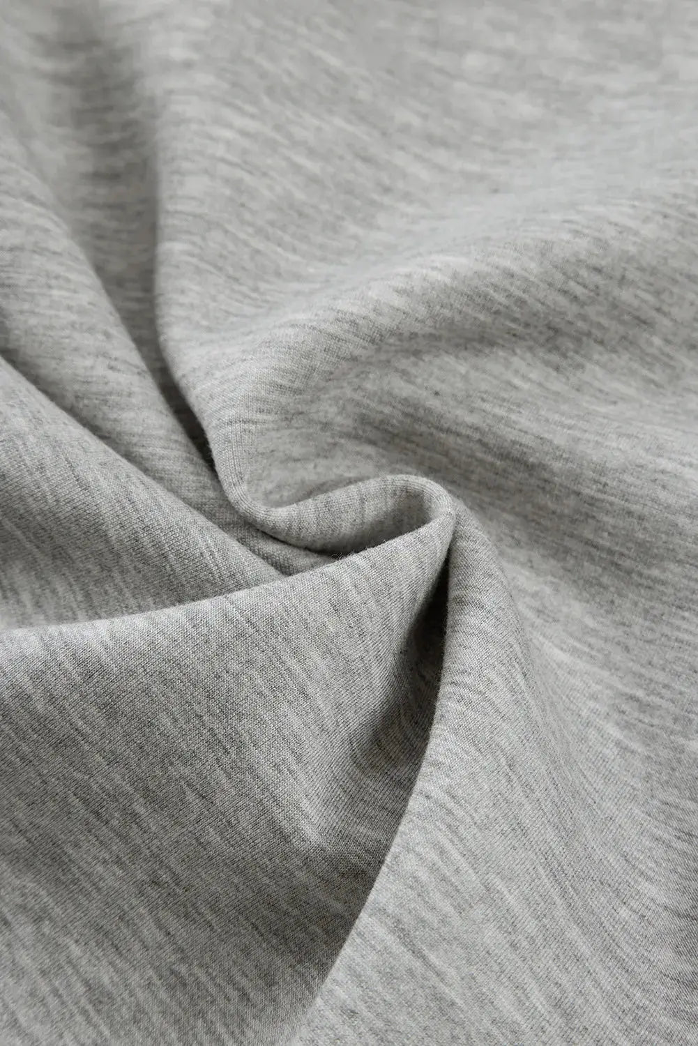 Pantalones deportivos con cordón y bolsillos