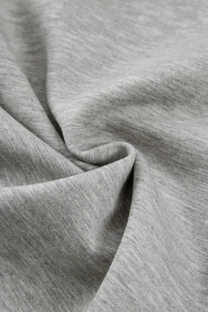 Pantalones deportivos con cordón y bolsillos